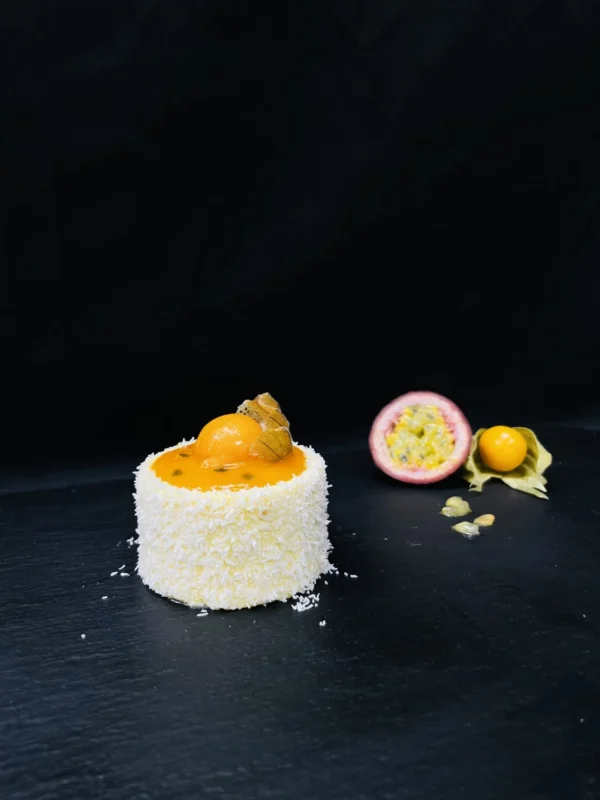 Pâtisserie Exotique à la noix de coco, mangue, passion, ananas et litchi