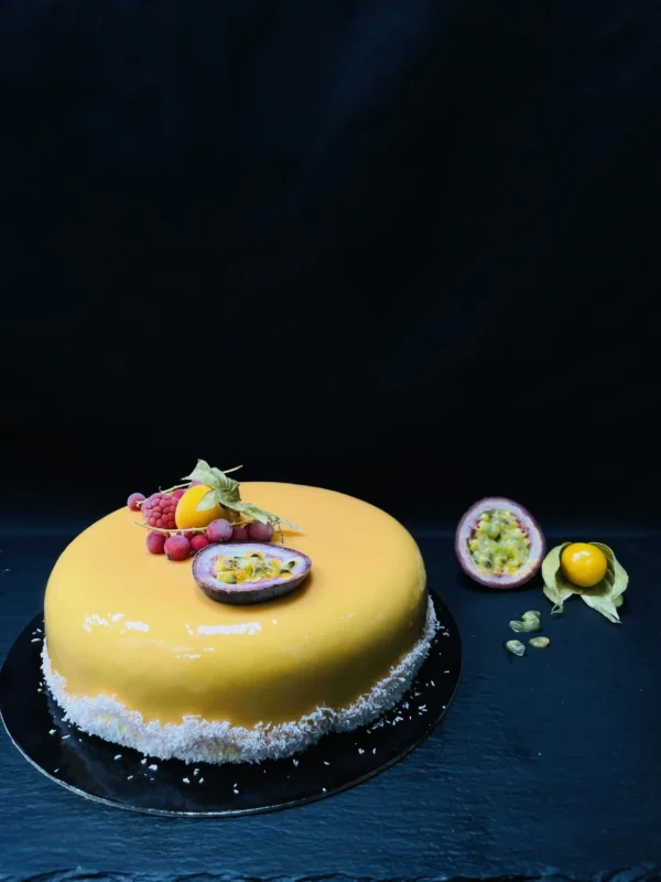Pâtisserie Exotique à la noix de coco, mangue, passion, ananas et litchi