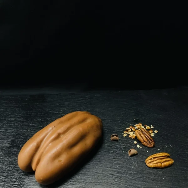 Dessert trompe-l'œil en forme de noix de pécan, gourmandise originale et raffinée